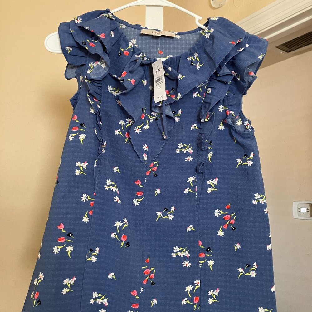 NWT LOFT Womens Blue Floral Flutter Sleeve Shirt Size XS